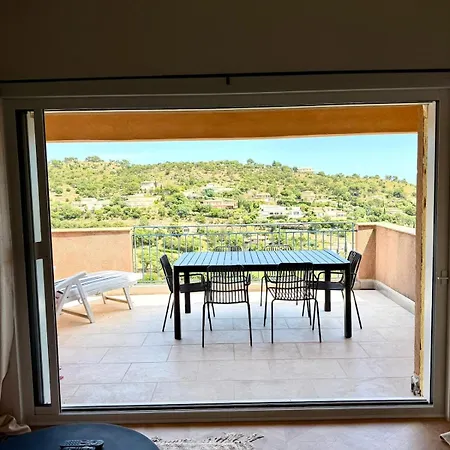 Bellevue - Terrace, Golf & Pool Apartmán